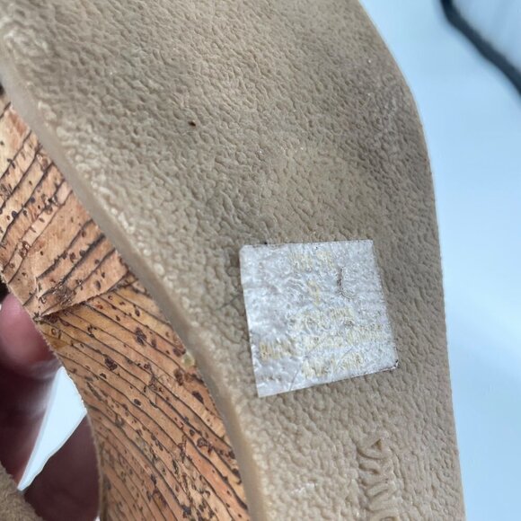 Minnetonka Beige Perforated Leather Slip On Wedges Heels Womens Size 9 Open Toe - Picture 6 of 8